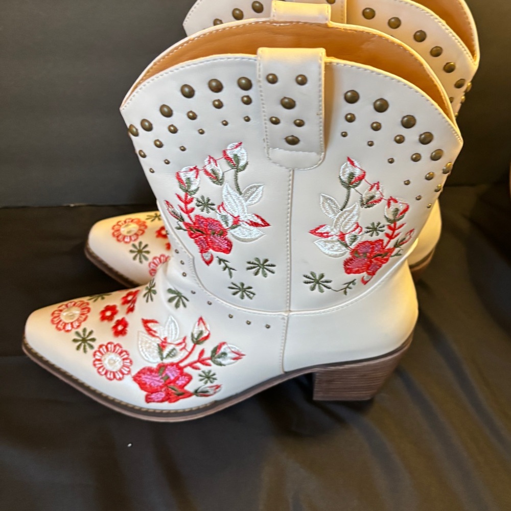 Wet Kiss White Pink Embroidered Cowboy Boots Women’s Size 11 M Floral Cowboy - Picture 9 of 12